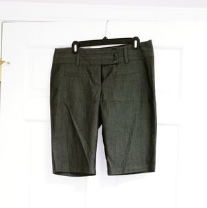 Tracy Evans Bermuda Length Dress shorts. Size 10